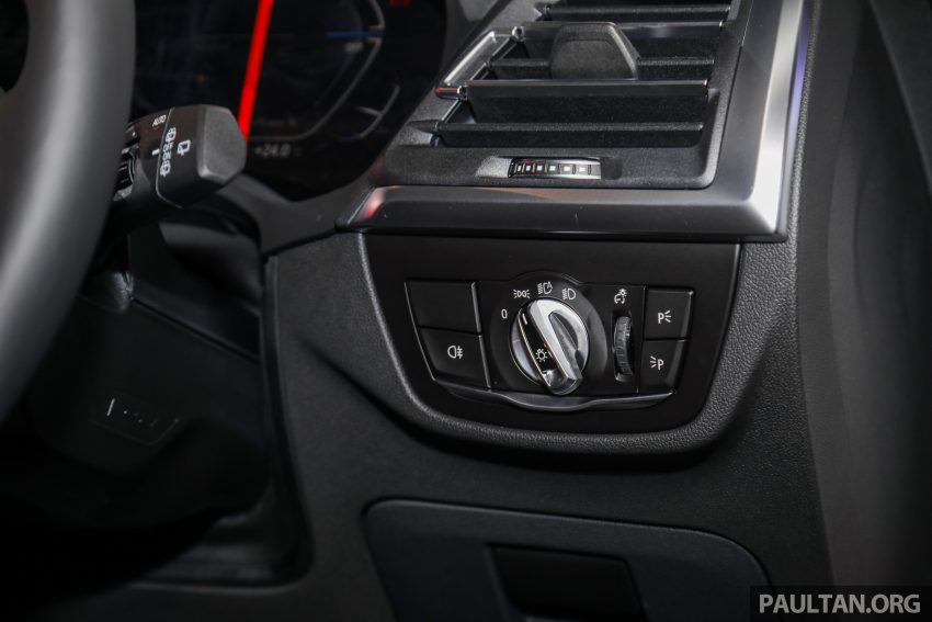 新车实拍: 2022 BMW iX3 M Sport Impressive, 30.7万起 171368