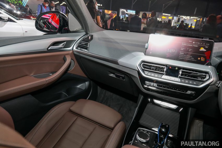 新车实拍: 2022 BMW iX3 M Sport Impressive, 30.7万起 171371