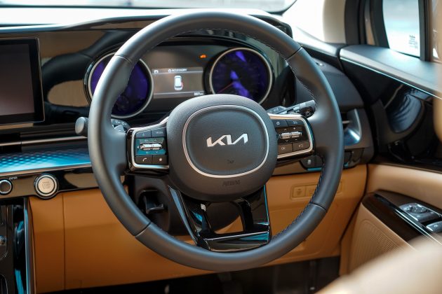 新车试驾: 2022 Kia Carnival, 专攻大型家庭十一人座MPV
