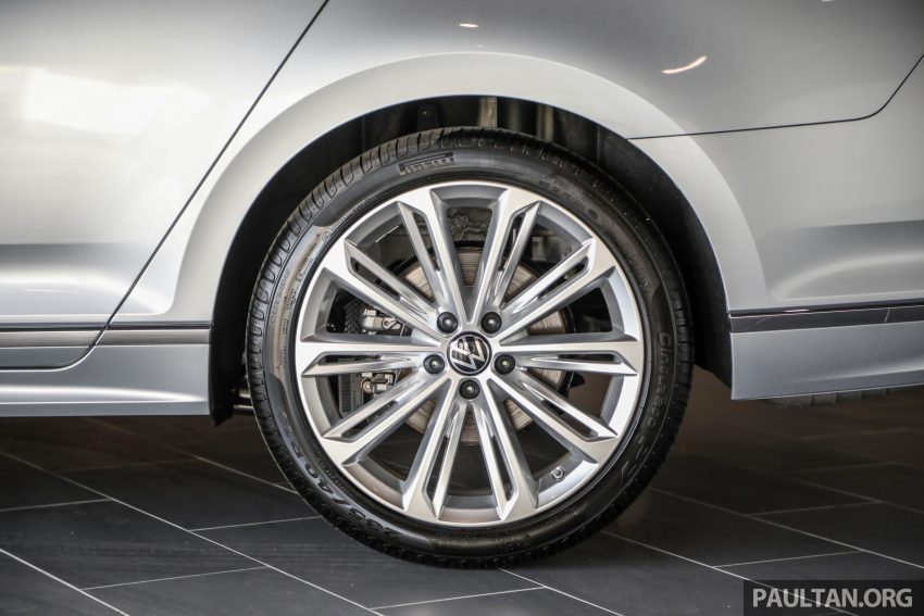新车实拍: 2022 Volkswagen Passat R-Line 小升级版 171575