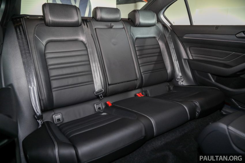 新车实拍: 2022 Volkswagen Passat R-Line 小升级版 171632
