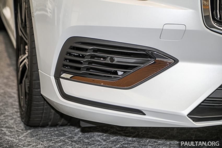 新车实拍: 2022 Volvo V60 Recharge T8 Inscription, Wagon版的S60, 仅有T8 PHEV油电版本, 本地售价28.6万 170637