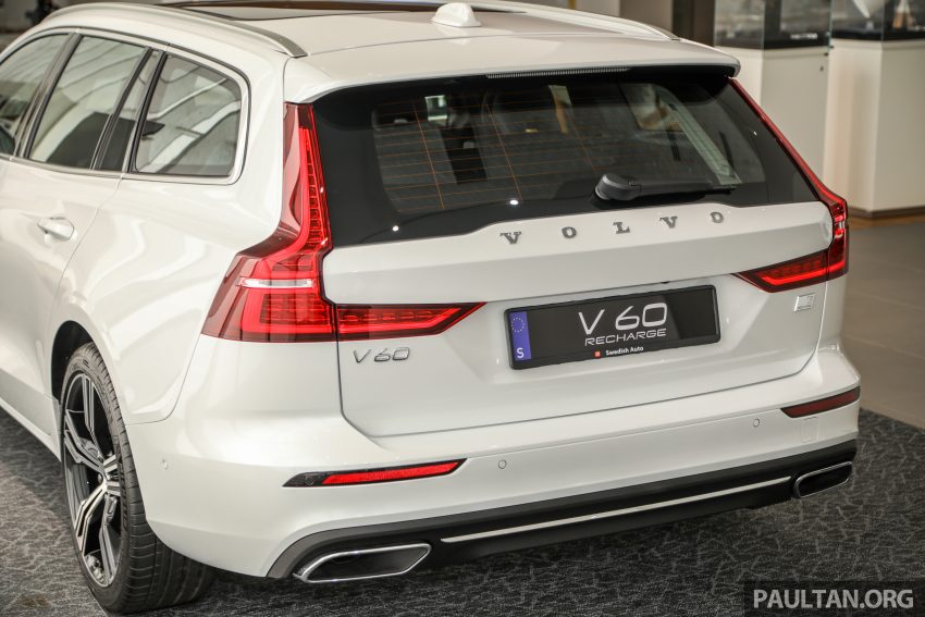 新车实拍: 2022 Volvo V60 Recharge T8 Inscription, Wagon版的S60, 仅有T8 PHEV油电版本, 本地售价28.6万 170649