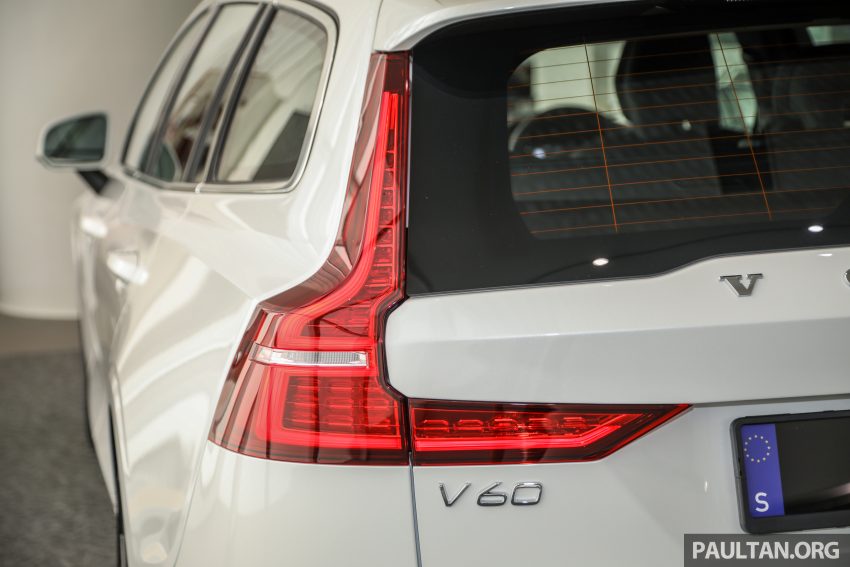 新车实拍: 2022 Volvo V60 Recharge T8 Inscription, Wagon版的S60, 仅有T8 PHEV油电版本, 本地售价28.6万 170650