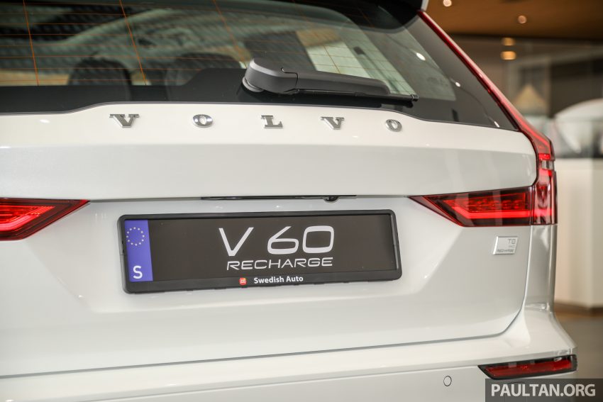 新车实拍: 2022 Volvo V60 Recharge T8 Inscription, Wagon版的S60, 仅有T8 PHEV油电版本, 本地售价28.6万 170652