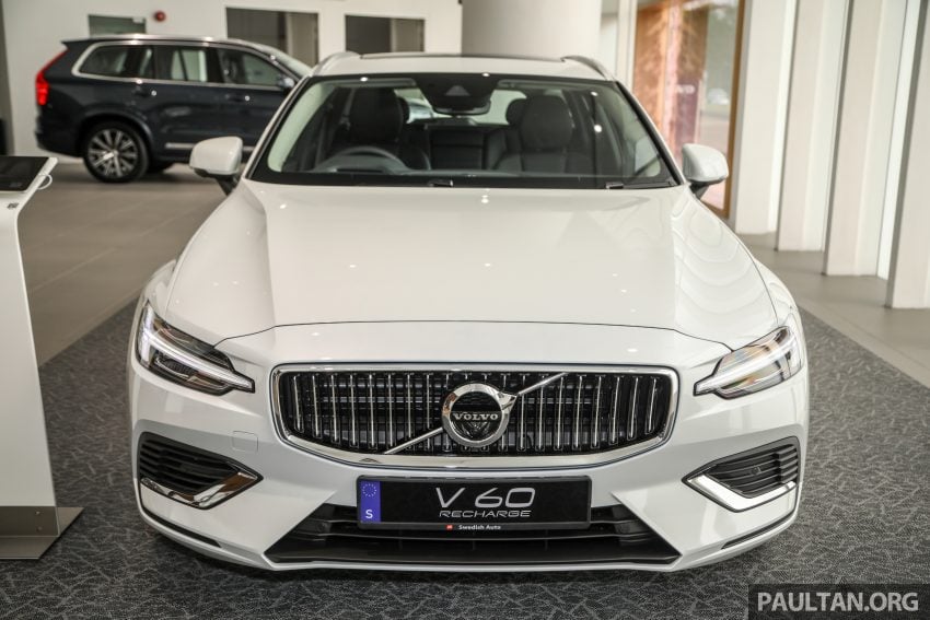 新车实拍: 2022 Volvo V60 Recharge T8 Inscription, Wagon版的S60, 仅有T8 PHEV油电版本, 本地售价28.6万 170631
