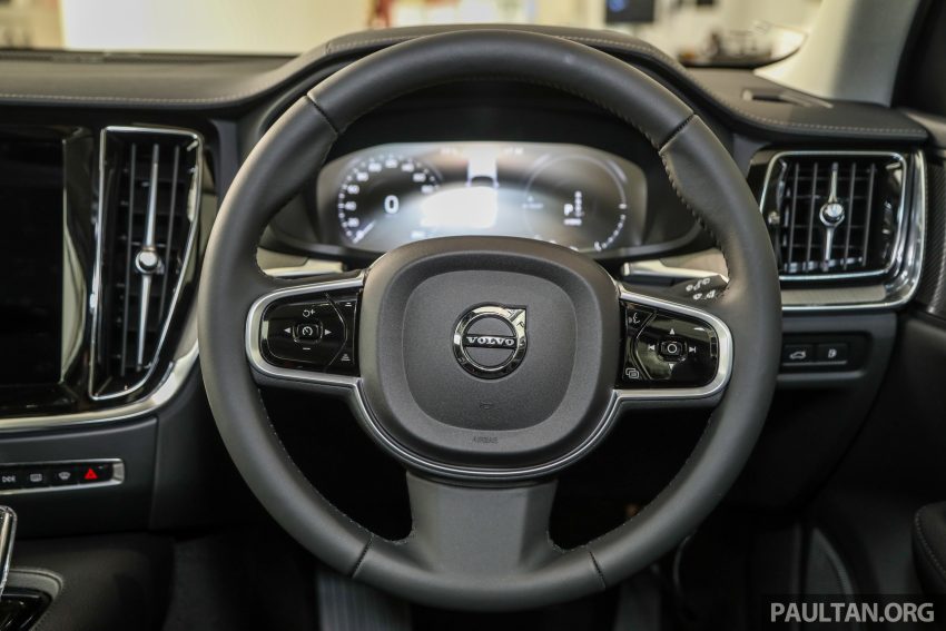 新车实拍: 2022 Volvo V60 Recharge T8 Inscription, Wagon版的S60, 仅有T8 PHEV油电版本, 本地售价28.6万 170659