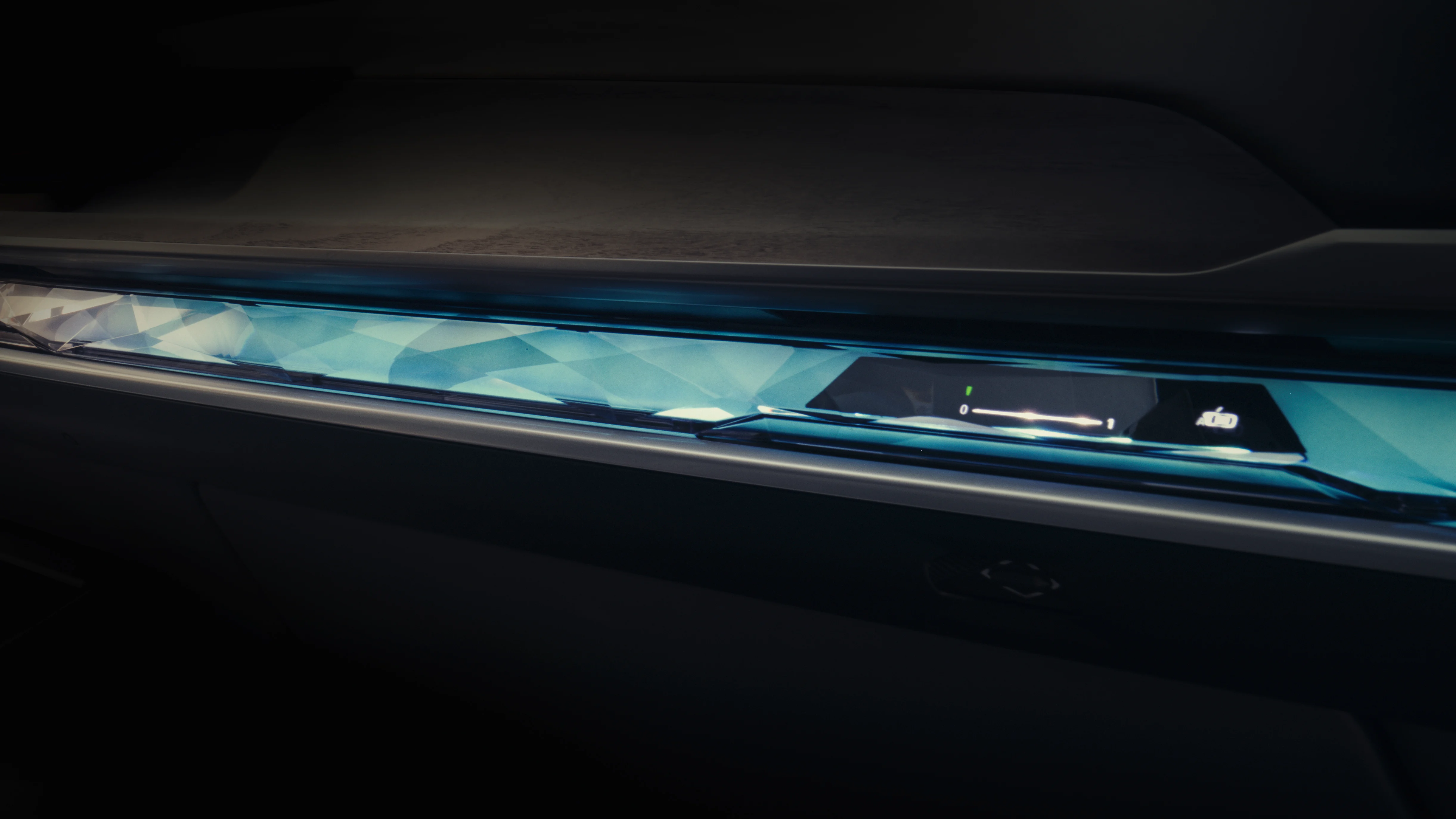 官方预告释出！新一代 BMW 7 系列下个月全球首发，纯电版 i7 将同步登场；搭载多项新科技，31寸影院屏幕成焦点