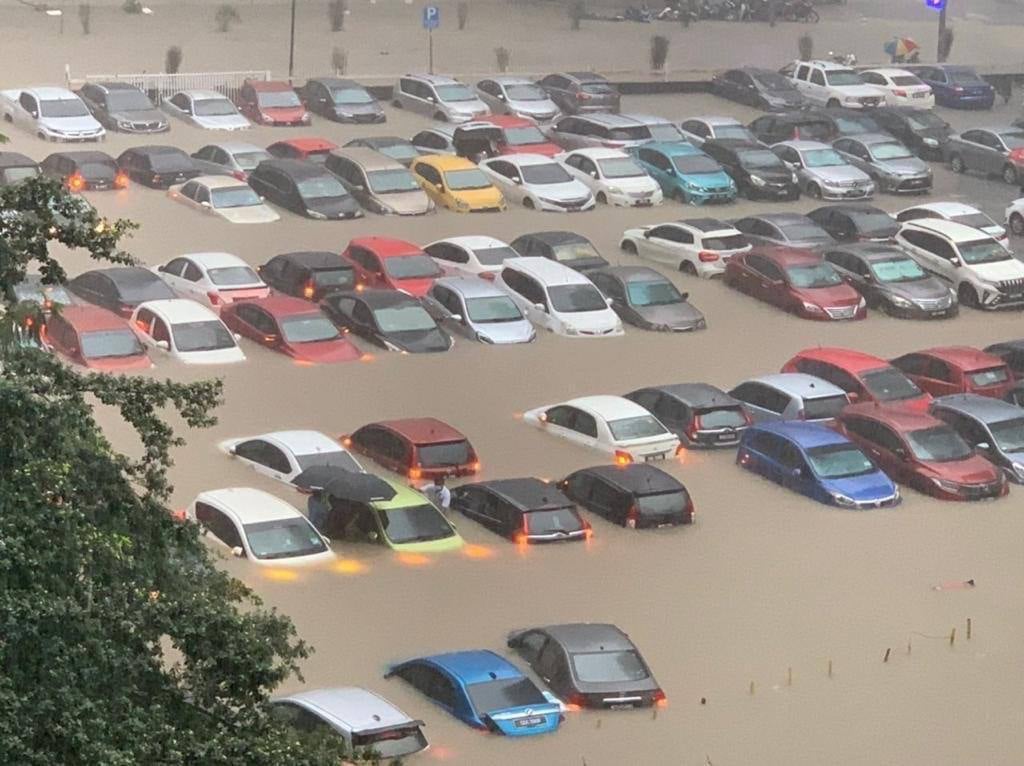 两小时降半个月雨量令隆陷水灾，政府寻求长期解决方案