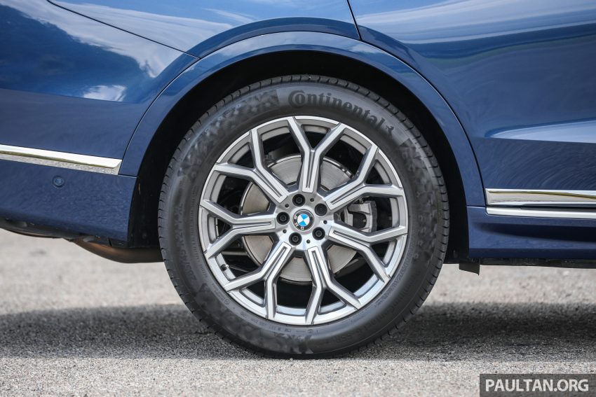 试驾：BMW X7 xDrive40i，气势磅礴！坐满七人也很舒服 180220
