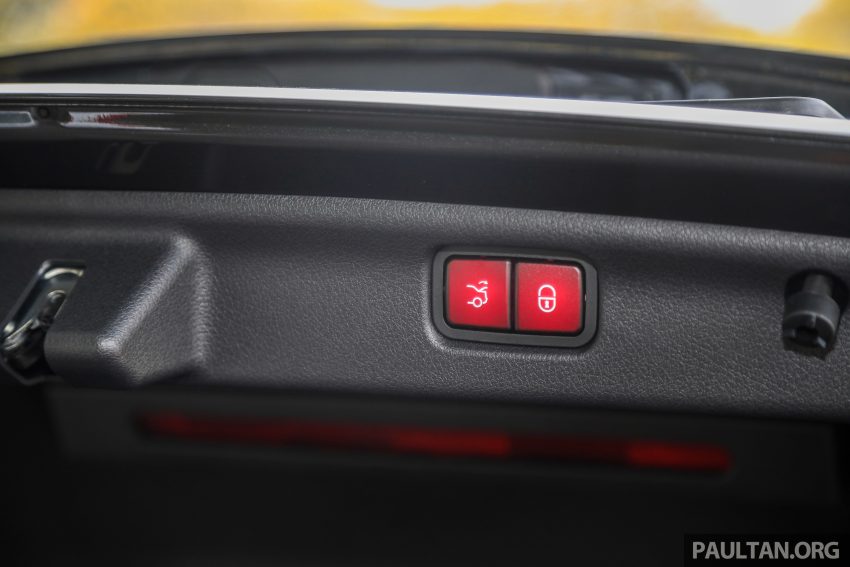 完整对比图集: W206 Mercedes-Benz C 200 Avantgarde vs C 300 AMG Line 进口版新车实拍, 售价28.8万与33万 179066