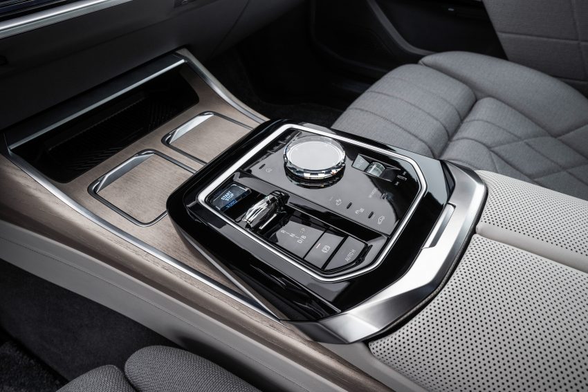 G70 BMW 7系列大改款面世, 搭配31.3寸8K后座影音荧幕 179660