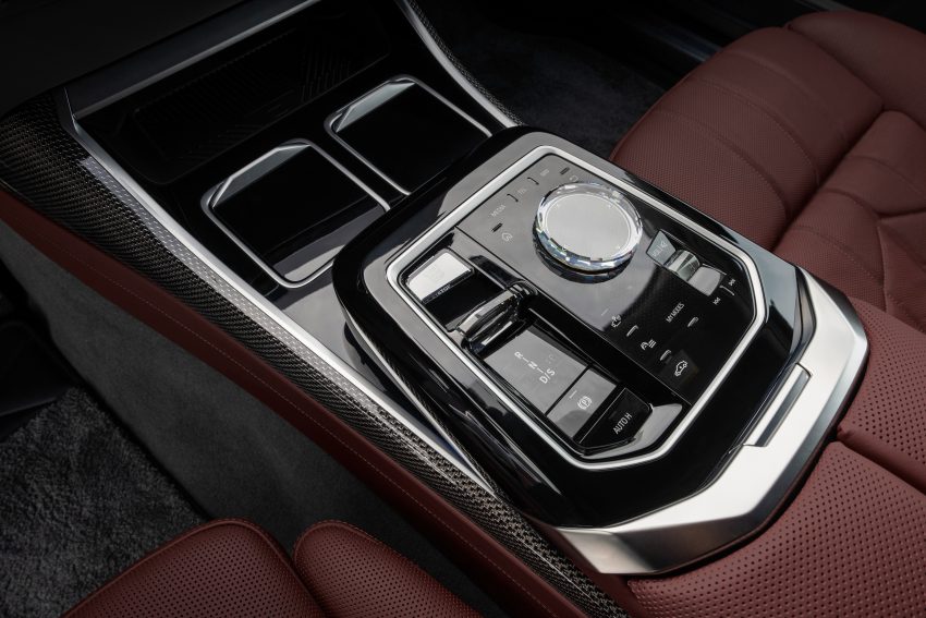 G70 BMW 7系列大改款面世, 搭配31.3寸8K后座影音荧幕 179602