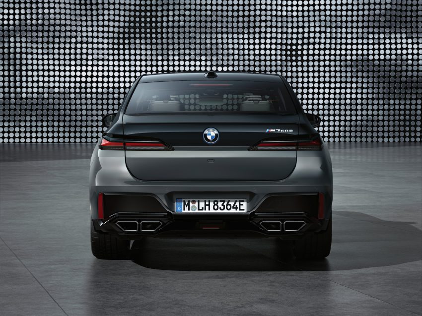 G70 BMW 7系列大改款面世, 搭配31.3寸8K后座影音荧幕 179625