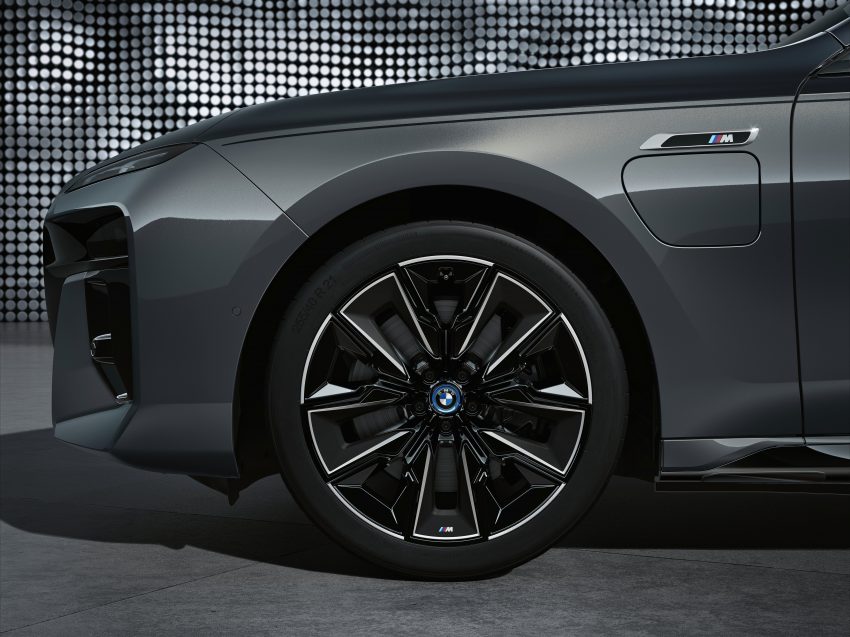 G70 BMW 7系列大改款面世, 搭配31.3寸8K后座影音荧幕 179629