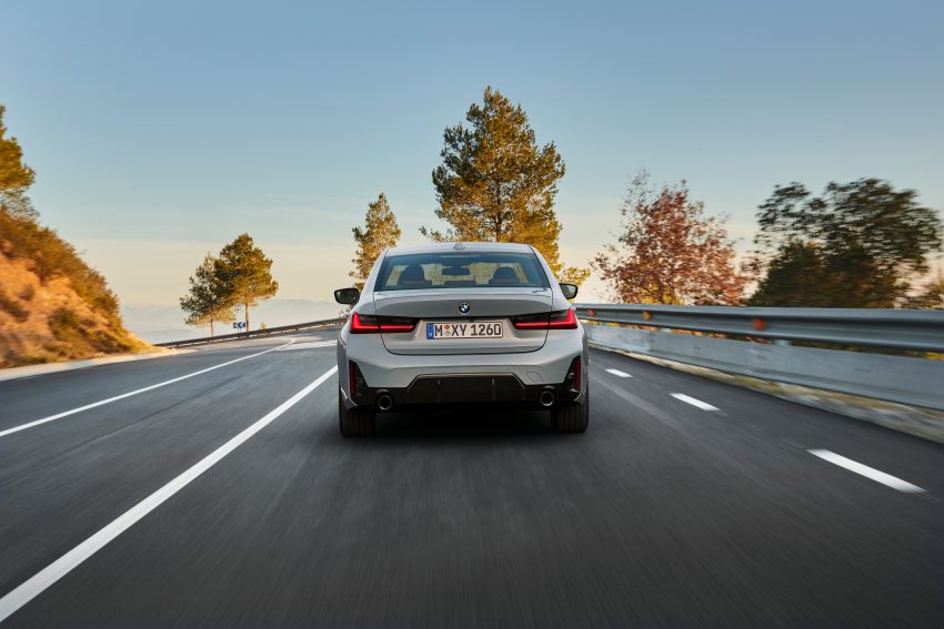 2023 BMW 3系列小改款官图发布！搭载 iDrive 8 车载系统 181062