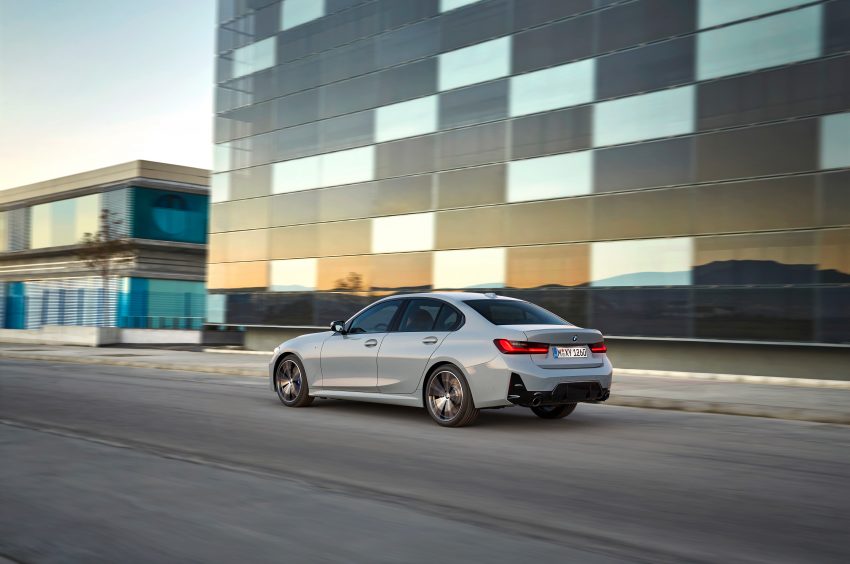 2023 BMW 3系列小改款官图发布！搭载 iDrive 8 车载系统 181059