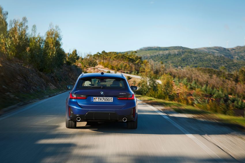 2023 BMW 3系列小改款官图发布！搭载 iDrive 8 车载系统 181109