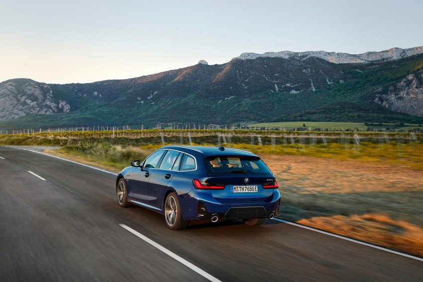 2023 BMW 3系列小改款官图发布！搭载 iDrive 8 车载系统 181110