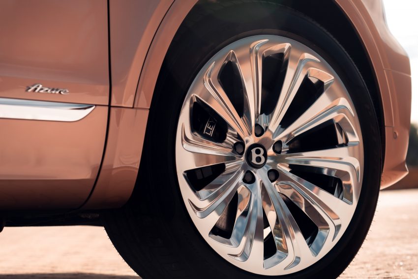 长轴版 Bentley Bentayga Extended Wheelbase 全球首发, 比标准版增长180mm, 拥更宽敞与舒适的后座空间 181410