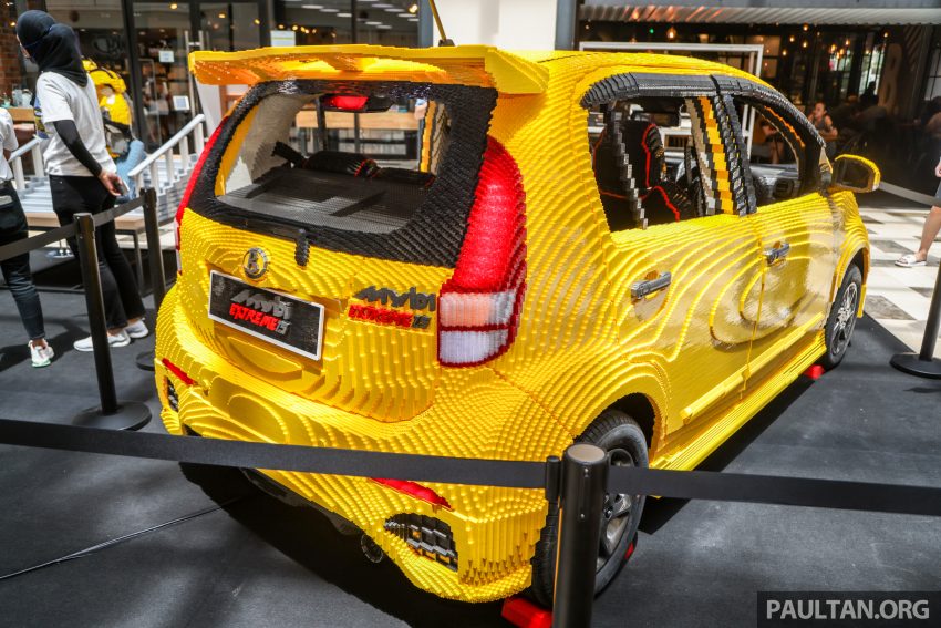 耗费两个月精心打造！1:1 比例乐高积木版 ‘Perodua MyBi’ 182275