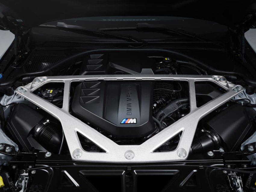 时隔19年后回归！2022 BMW M4 CSL 官图发布，号称品牌旗下最速量产车！极致减重100公斤，全球限量1,000台 181570