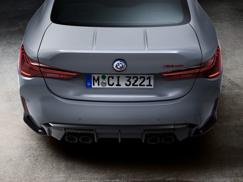 时隔19年后回归！2022 BMW M4 CSL 官图发布，号称品牌旗下最速量产车！极致减重100公斤，全球限量1,000台 181554