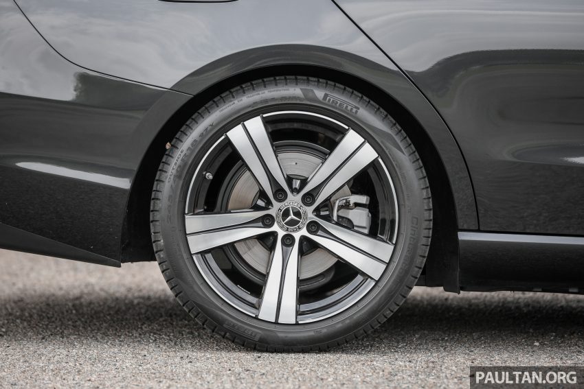 试驾集评: W206 Mercedes-Benz C 200 Avantgarde vs C 300 AMG Line, 配备, 动力和操控全面对比与导购心得 183259