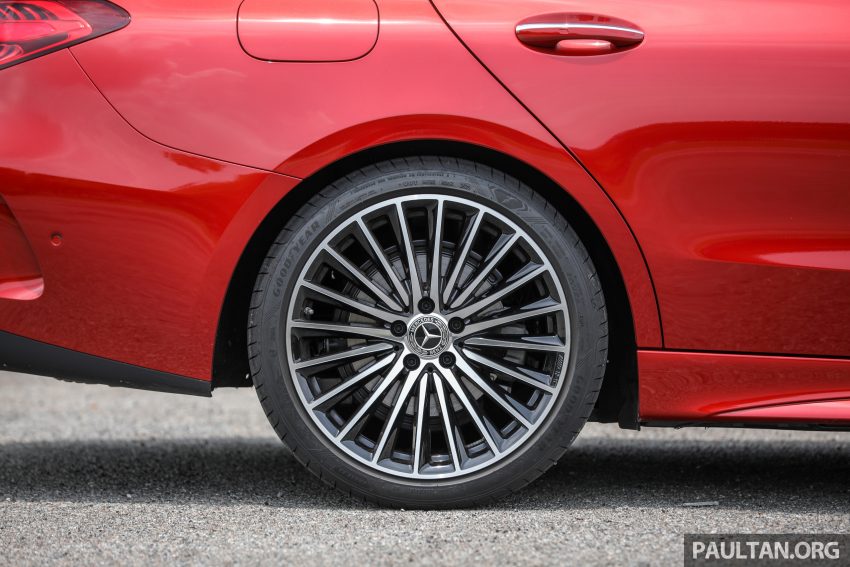 试驾集评: W206 Mercedes-Benz C 200 Avantgarde vs C 300 AMG Line, 配备, 动力和操控全面对比与导购心得 183381