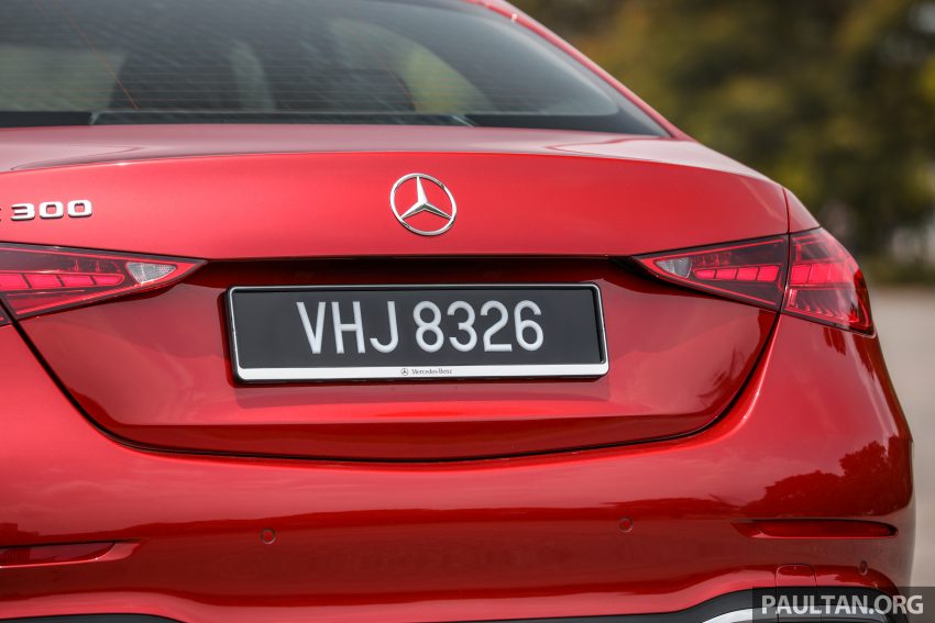 试驾集评: W206 Mercedes-Benz C 200 Avantgarde vs C 300 AMG Line, 配备, 动力和操控全面对比与导购心得 183391