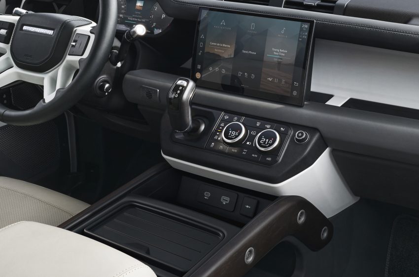 2023 Land Rover Defender 130 首发, 八座版本车身更长 182644