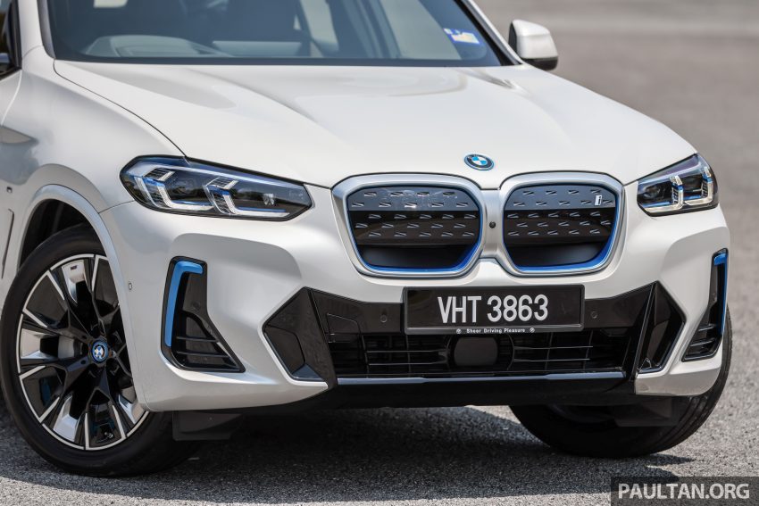 对比实拍: BMW iX3 M Sport Impressive 与 iX xDrive40 Sport, 两款 BMW 当家纯电SUV的差异, 价格33.4与41.5万 185356