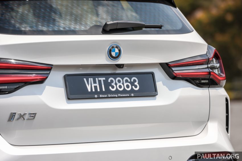 对比实拍: BMW iX3 M Sport Impressive 与 iX xDrive40 Sport, 两款 BMW 当家纯电SUV的差异, 价格33.4与41.5万 185379