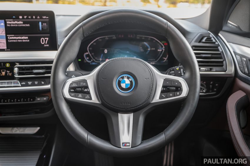 对比实拍: BMW iX3 M Sport Impressive 与 iX xDrive40 Sport, 两款 BMW 当家纯电SUV的差异, 价格33.4与41.5万 185387