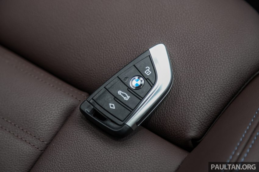对比实拍: BMW iX3 M Sport Impressive 与 iX xDrive40 Sport, 两款 BMW 当家纯电SUV的差异, 价格33.4与41.5万 185431