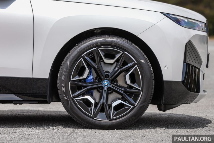 对比实拍: BMW iX3 M Sport Impressive 与 iX xDrive40 Sport, 两款 BMW 当家纯电SUV的差异, 价格33.4与41.5万 185482