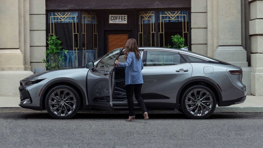 阔别多年回归！第十六代 Toyota Crown 跨界版全球首发！Sedan、SUV 等概念车齐登场；Crown 重新定位成子品牌 187919