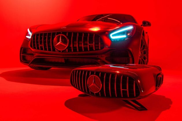 AMG Performance Luxury Audio 一体式有源音箱, 拥 AMG GT 原车排气管与水箱护罩设计, 360度环绕式音效