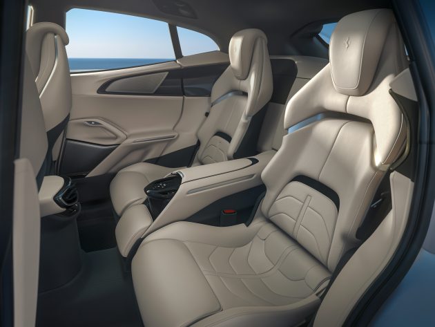 品牌首款SUV Ferrari Purosangue 全球首发, 3.3秒破百