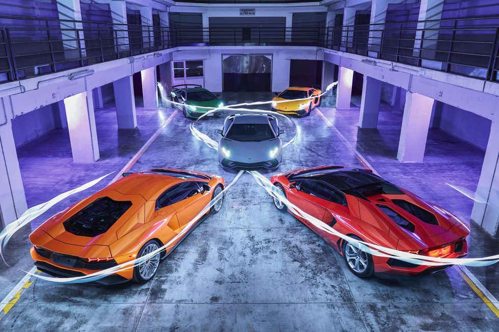 V12 时代终结！最后一台 Lamborghini Aventador 下线