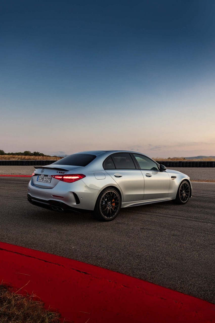 2023 Mercedes-AMG C 63 S E Performance 全球首发, 告别大排量V8引擎, 改搭2.0L四缸引擎PHEV系统, 更强更快 195079
