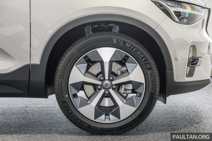 2023年式小更新版 Volvo XC40 登陆本地市场, 分为B5 Mild Hybrid与T5 PHEV两种版本, 价格皆小涨同为26.9万 199713