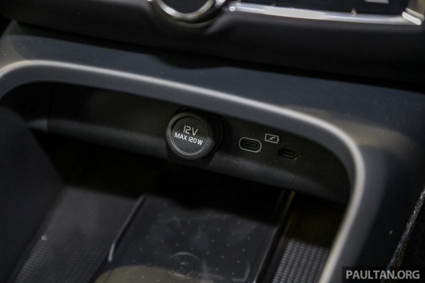2023年式小更新版 Volvo XC40 登陆本地市场, 分为B5 Mild Hybrid与T5 PHEV两种版本, 价格皆小涨同为26.9万 199740