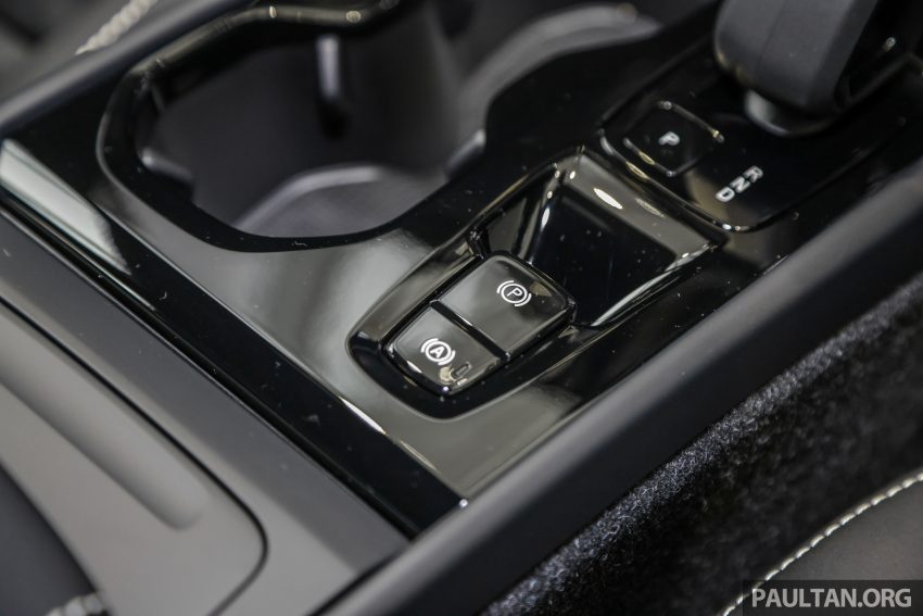 2023年式小更新版 Volvo XC40 登陆本地市场, 分为B5 Mild Hybrid与T5 PHEV两种版本, 价格皆小涨同为26.9万 199744