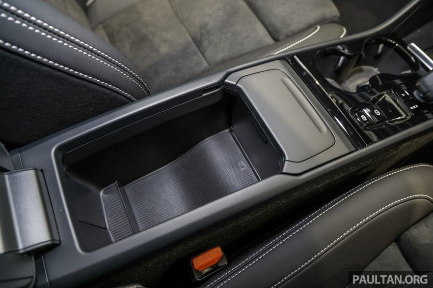 2023年式小更新版 Volvo XC40 登陆本地市场, 分为B5 Mild Hybrid与T5 PHEV两种版本, 价格皆小涨同为26.9万 199745