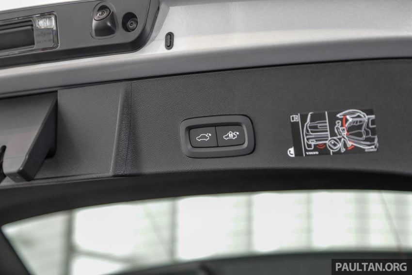 2023年式小更新版 Volvo XC40 登陆本地市场, 分为B5 Mild Hybrid与T5 PHEV两种版本, 价格皆小涨同为26.9万 199768