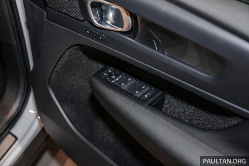 2023年式小更新版 Volvo XC40 登陆本地市场, 分为B5 Mild Hybrid与T5 PHEV两种版本, 价格皆小涨同为26.9万 199821