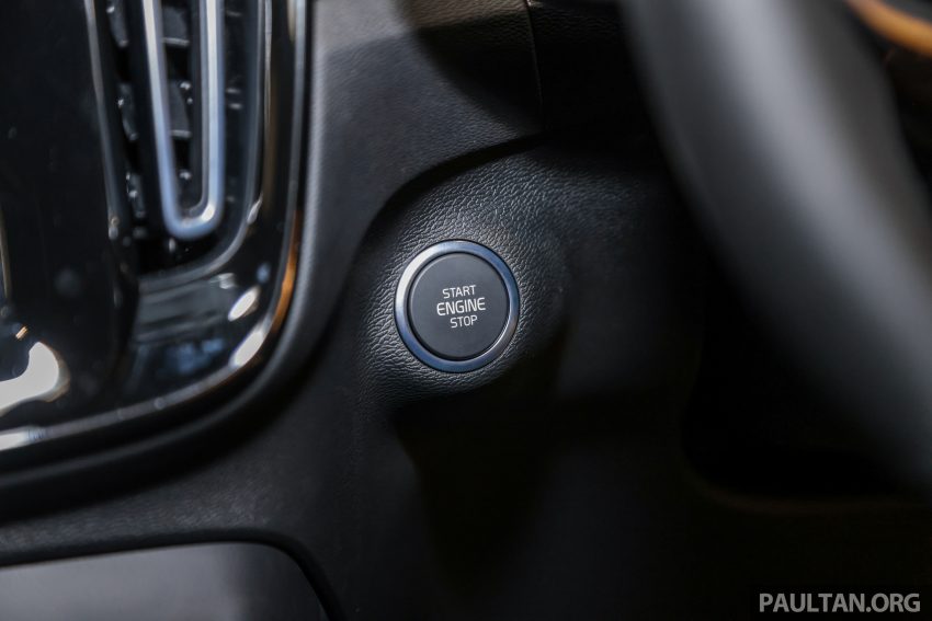 2023年式小更新版 Volvo XC40 登陆本地市场, 分为B5 Mild Hybrid与T5 PHEV两种版本, 价格皆小涨同为26.9万 199805