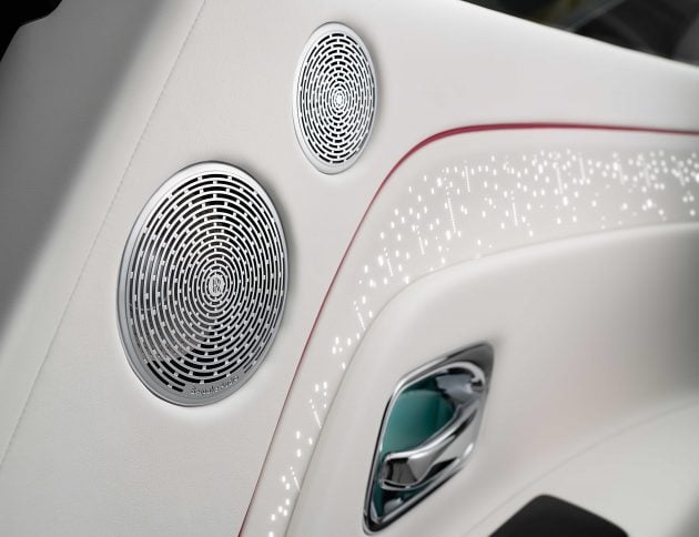 品牌首款EV Rolls Royce Spectre 首发, 续航里程585公里