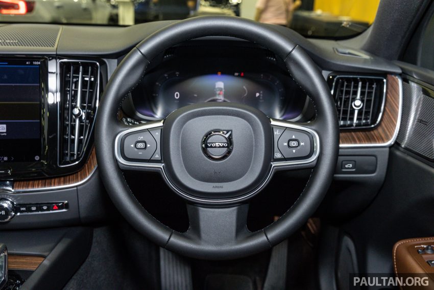 2023年式 Volvo XC60 更新版现身 ACE 2022, 从32.1万起 200498